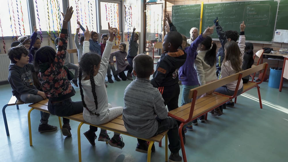 Des activités à l’école pour grandir en respect de soi et de l’autre par le toucher et la parole